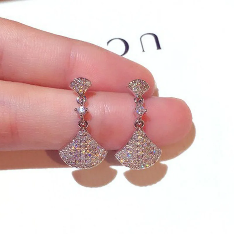 2019 New Hot Sale New S925 Sterling Silver Cute Skirt Shape Cubic Zirconia earrings Stud For Women Fashion Luxury Jewelry Gifts
2019 New Hot Sale New S925 Sterling Silver Cute Skirt Shape Cubic Zirconia earrings Stud For Women Fashion Luxury Jewelry Gifts