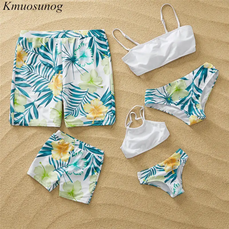 Family swimwear Matching Swimsuit 2019 Leaf Print Bikini Set Mommy and me Swimsuit for Mom and Daughter Men Boys Shorts C0500 
Family swimwear Matching Swimsuit 2019 Leaf Print Bikini Set Mommy and me Swimsuit for Mom and Daughter Men Boys Shorts C0500