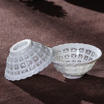 

2PCS/Lot 80ML Creative Ceramic Hollow Teacup Home Drinkware Chinese Kung Fu Tea Set Teaware Master Tea Bowls Porcelain Sake Cups