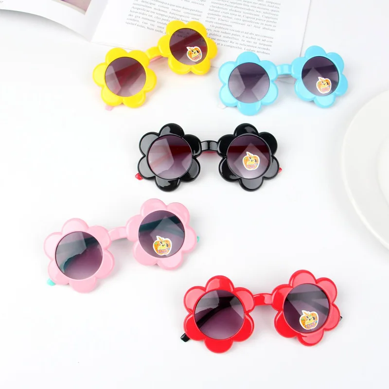 2pc 2-6 yrs Kids sunglasses Little Boys&girls Cute Party sunglasses Candy Color Protect UV400 Glasses Round Flower Oculos N291
2pc 2-6 yrs Kids sunglasses Little Boys&girls Cute Party sunglasses Candy Color Protect UV400 Glasses Round Flower Oculos N291
