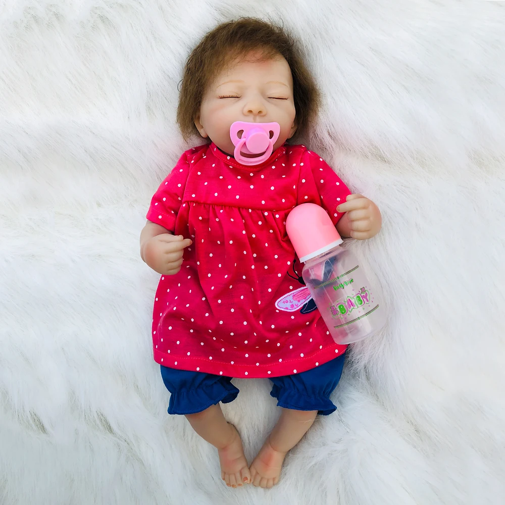 45cm Silicone cloth Body Reborn Dolls Lifelike Baby girl Newborn Fashion Bebes Reborn Doll and real baby clothes Christmas Gift
45cm Silicone cloth Body Reborn Dolls Lifelike Baby girl Newborn Fashion Bebes Reborn Doll and real baby clothes Christmas Gift