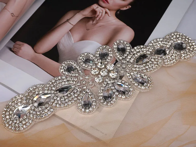 Rhinestone decorative chain rhinestone swarovski crystal appliques for Fashion Wedding dresses sew on rhinestone trimming patch
Rhinestone decorative chain rhinestone swarovski crystal appliques for Fashion Wedding dresses sew on rhinestone trimming patch