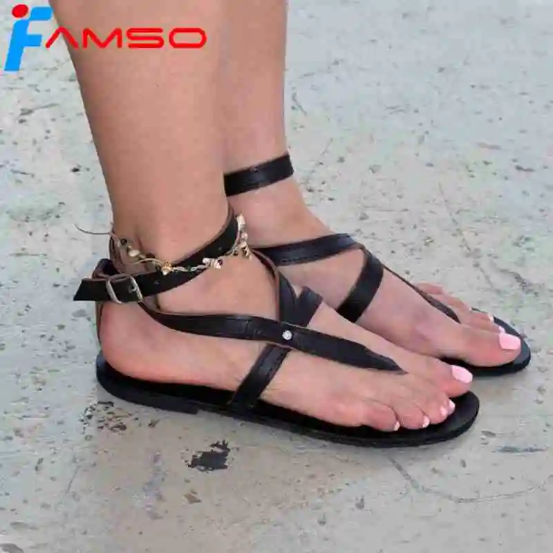 FAMSO 2019 Size 35-43 New Arrival Women Sandals Designer Black Retro Style Cross-Strap Flats Sandals Shoes Summer Outside Slides
FAMSO 2019 Size 35-43 New Arrival Women Sandals Designer Black Retro Style Cross-Strap Flats Sandals Shoes Summer Outside Slides