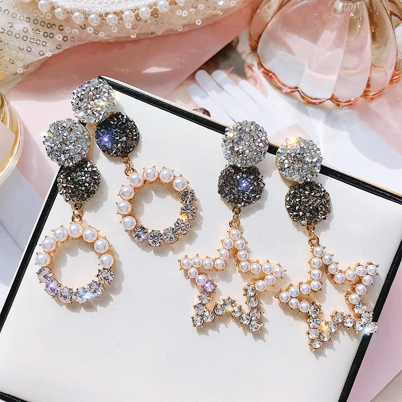 New Arrival Fashion Metal Classic Geometric Women Long Dangle Earrings South Korea's Sweet Super Round Pearl Jewelry For Female
New Arrival Fashion Metal Classic Geometric Women Long Dangle Earrings South Korea's Sweet Super Round Pearl Jewelry For Female