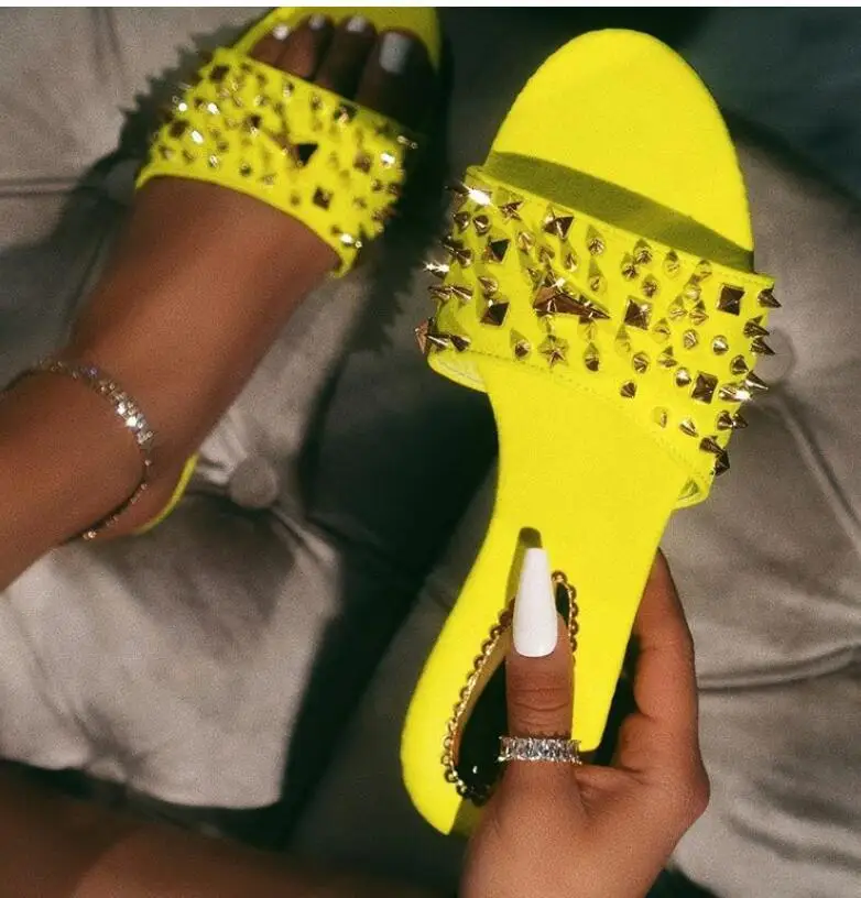 Summer Women Sandals Rivet Cut Out Ladies Flat Form Sandals Outdoor Holiday Slides
Summer Women Sandals Rivet Cut Out Ladies Flat Form Sandals Outdoor Holiday Slides