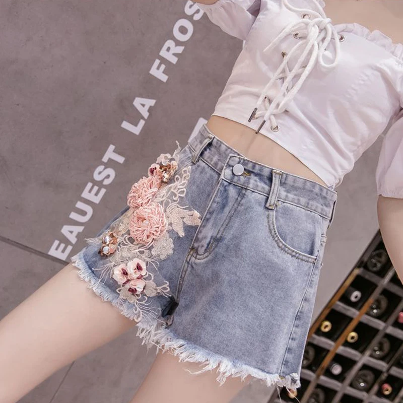 2019 Summer Denim Shorts 3D Floral Women Fashion Beading Tassel Jeans Shorts D142
2019 Summer Denim Shorts 3D Floral Women Fashion Beading Tassel Jeans Shorts D142