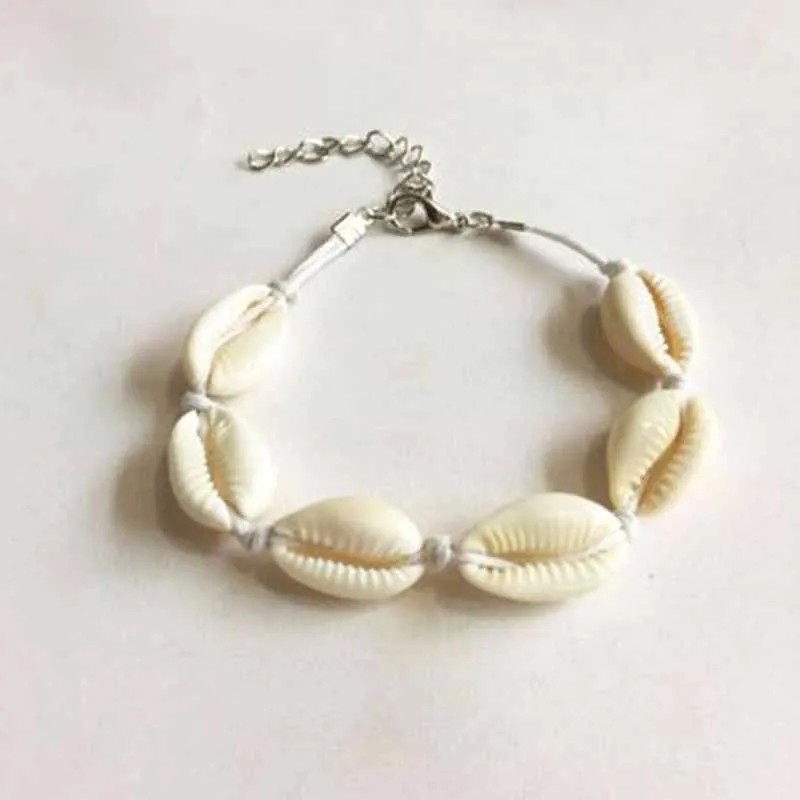 New Bohemian style trend in Europe and America; individual beach shell tassel chain bracelet
New Bohemian style trend in Europe and America; individual beach shell tassel chain bracelet