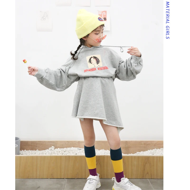 Girls set 2019 spring new children's thin section sweater irregular skirt two sets of tide children's clothing
Girls set 2019 spring new children's thin section sweater irregular skirt two sets of tide children's clothing