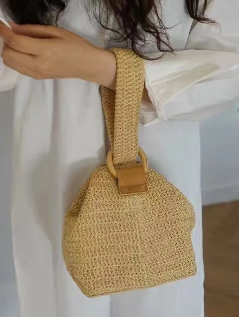 Korean Women Straw Bag Round Buckle Lovely Woven Basket Handbag Small Square Bag Straw Woven Bag Fashion Design
Korean Women Straw Bag Round Buckle Lovely Woven Basket Handbag Small Square Bag Straw Woven Bag Fashion Design