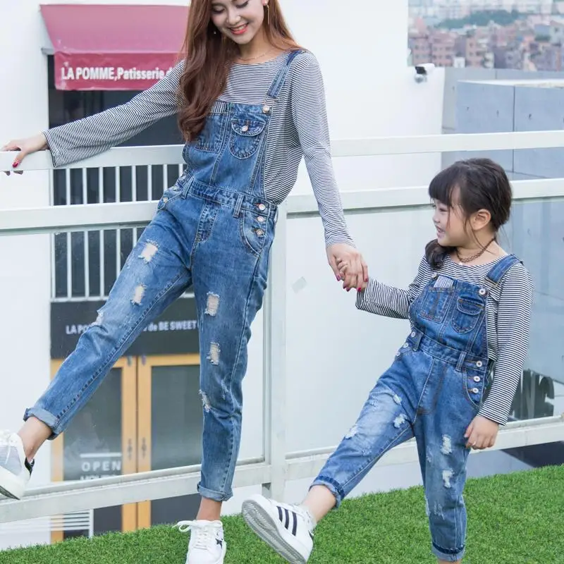 Maggie's Walker The 2017 new Belt pants mother and girls trousers family new loose thin broken hole belt pants family soft pants
Maggie's Walker The 2017 new Belt pants mother and girls trousers family new loose thin broken hole belt pants family soft pants