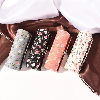 Hot Lipstick Case Bags Box Retro Embroidered Fashion Holder Flower Design With Mirror Storage Jewelry Packaging Box Random
Hot Lipstick Case Bags Box Retro Embroidered Fashion Holder Flower Design With Mirror Storage Jewelry Packaging Box Random