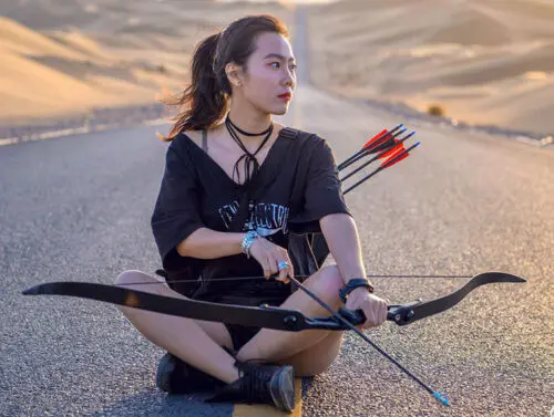 High quality 50lbs Black 56" Archery Recurve Bow Hunting Right Hand Takedown Longbow Target
High quality 50lbs Black 56" Archery Recurve Bow Hunting Right Hand Takedown Longbow Target