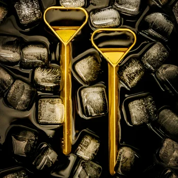 Nordic Metal Bottle Opener Gold Long Handle Beer Wine Bottle Openers Creative Wedding Favor Gift Kitchen Restaurant Bar Tools
Nordic Metal Bottle Opener Gold Long Handle Beer Wine Bottle Openers Creative Wedding Favor Gift Kitchen Restaurant Bar Tools