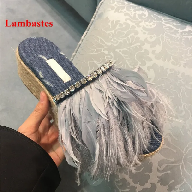 2018 Summer Shoes Women Light Blue Denim Feather Crystal Desinger Women Slippers Platform Peep Toe Outdoor Tide Slippers Female
2018 Summer Shoes Women Light Blue Denim Feather Crystal Desinger Women Slippers Platform Peep Toe Outdoor Tide Slippers Female