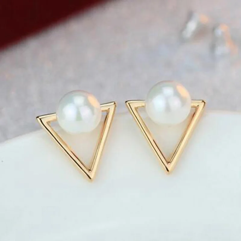 Simulated Pearl Studs Earrings Cute Triangle Pearl Earring Gifts For Women Jewelry Simple Gold Ear Jewelry
Simulated Pearl Studs Earrings Cute Triangle Pearl Earring Gifts For Women Jewelry Simple Gold Ear Jewelry