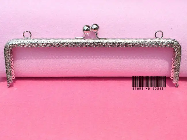 5pcs large size 25cm/9.8" sewing purse Metal frames Silver Square frame with Round kiss clasp bag accessory ,Freeshipping
5pcs large size 25cm/9.8" sewing purse Metal frames Silver Square frame with Round kiss clasp bag accessory ,Freeshipping