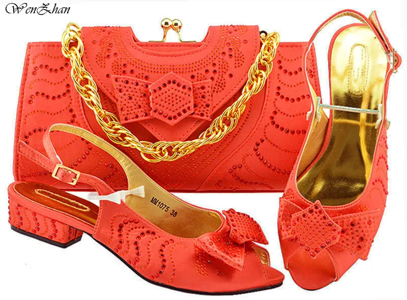 Latest Coral Color Italian Shoes With Matching Bag Set Decorated with Appliques African Wedding Shoes and Bag Party Set B89-22 
Latest Coral Color Italian Shoes With Matching Bag Set Decorated with Appliques African Wedding Shoes and Bag Party Set B89-22