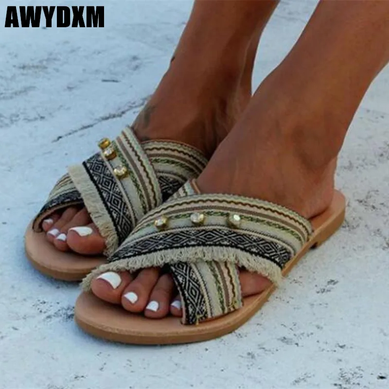 Women slipper new Nationality style crystal open toe flat slippers ladies Round head Comfort casual shoes beach woman shoes S192
Women slipper new Nationality style crystal open toe flat slippers ladies Round head Comfort casual shoes beach woman shoes S192