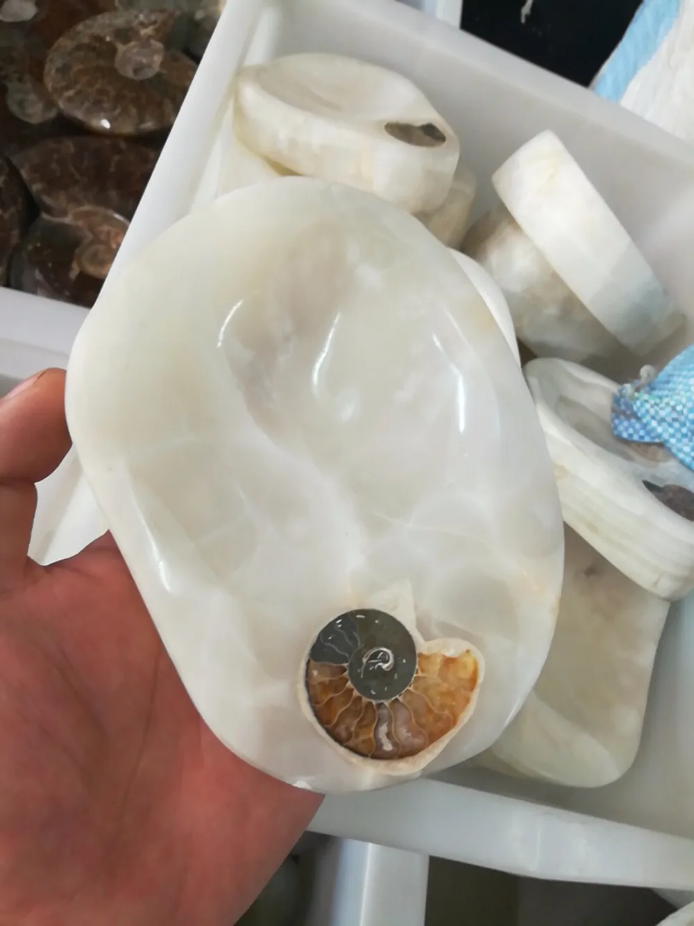 Natural Crystal bai yu stone love smoking cylinder is a good choice for you to send friends.
Natural Crystal bai yu stone love smoking cylinder is a good choice for you to send friends.
