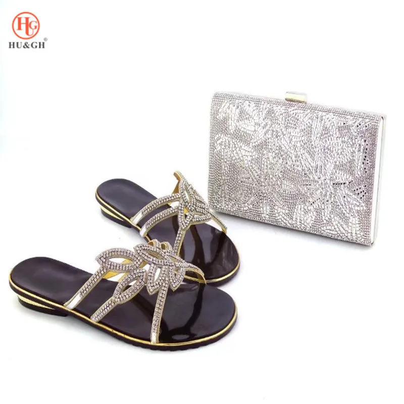 Silver Color Italian Shoes with Matching Bags Nigerian Shoes and Matching Bags Set Decorated with Rhinestone Party Shoes and Bag
Silver Color Italian Shoes with Matching Bags Nigerian Shoes and Matching Bags Set Decorated with Rhinestone Party Shoes and Bag