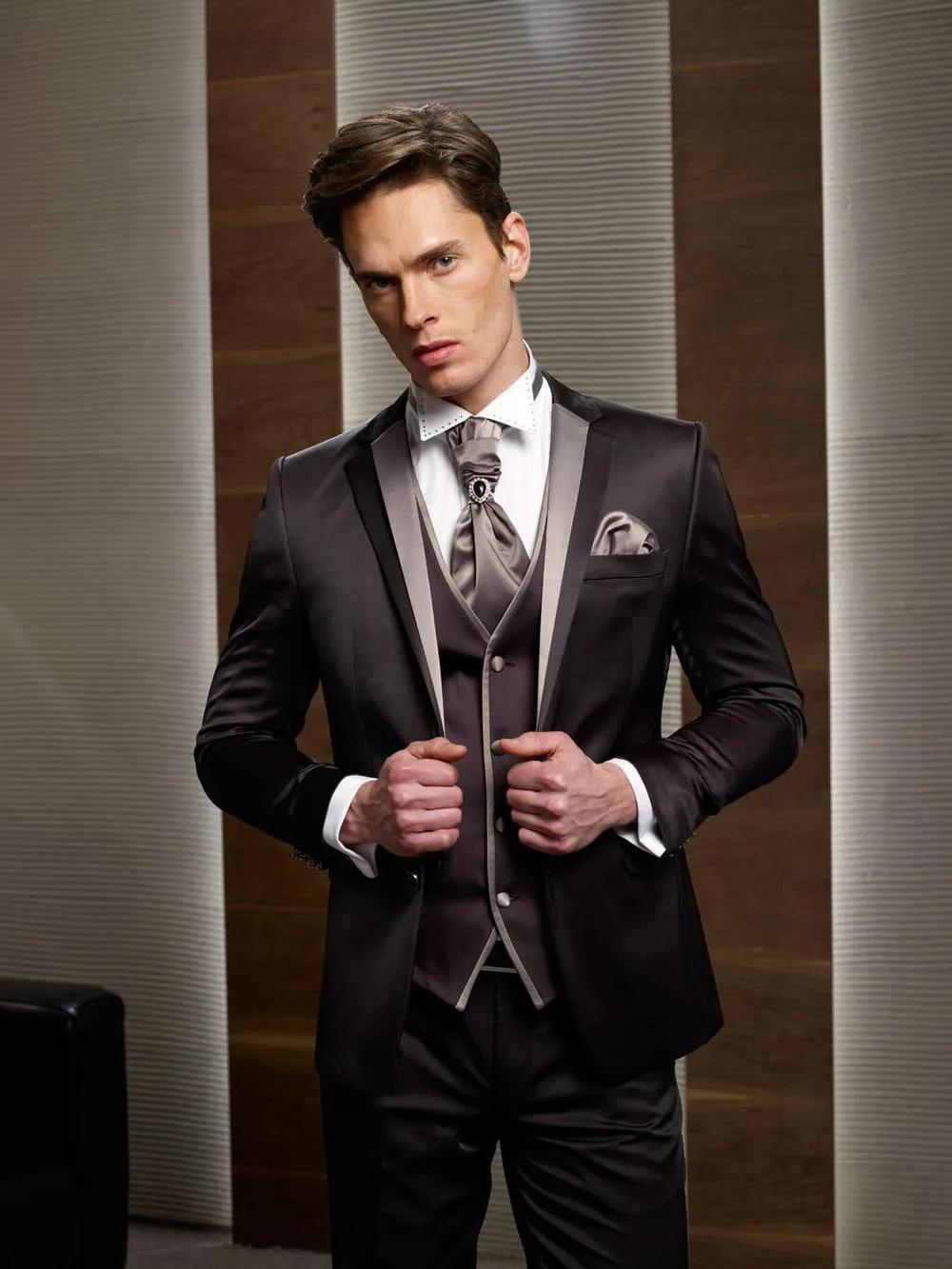 Custom Made Groom Tuxedo Black Groomsmen Notch Lapel Wedding/Dinner Suits Best Man Bridegroom (Jacket+Pants+Tie+Vest)B329
Custom Made Groom Tuxedo Black Groomsmen Notch Lapel Wedding/Dinner Suits Best Man Bridegroom (Jacket+Pants+Tie+Vest)B329