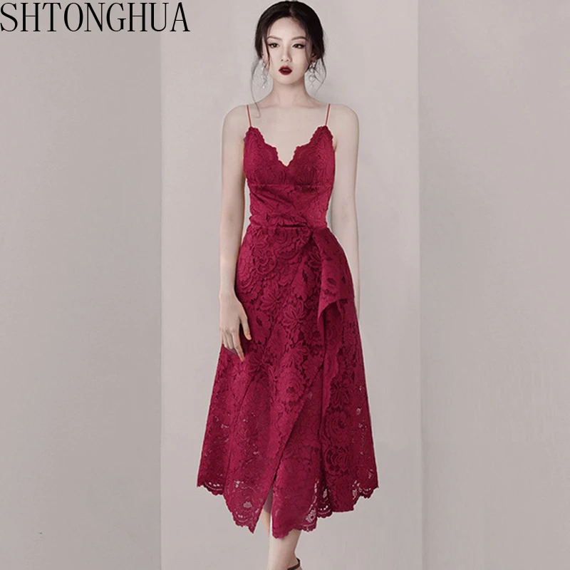 SHTONGHUA Women Spaghetti Strap Lace Party Dress 2019 Summer Designer Wine Red Ruffles Hollow Out Long dress Sexy V Neck Dress
SHTONGHUA Women Spaghetti Strap Lace Party Dress 2019 Summer Designer Wine Red Ruffles Hollow Out Long dress Sexy V Neck Dress