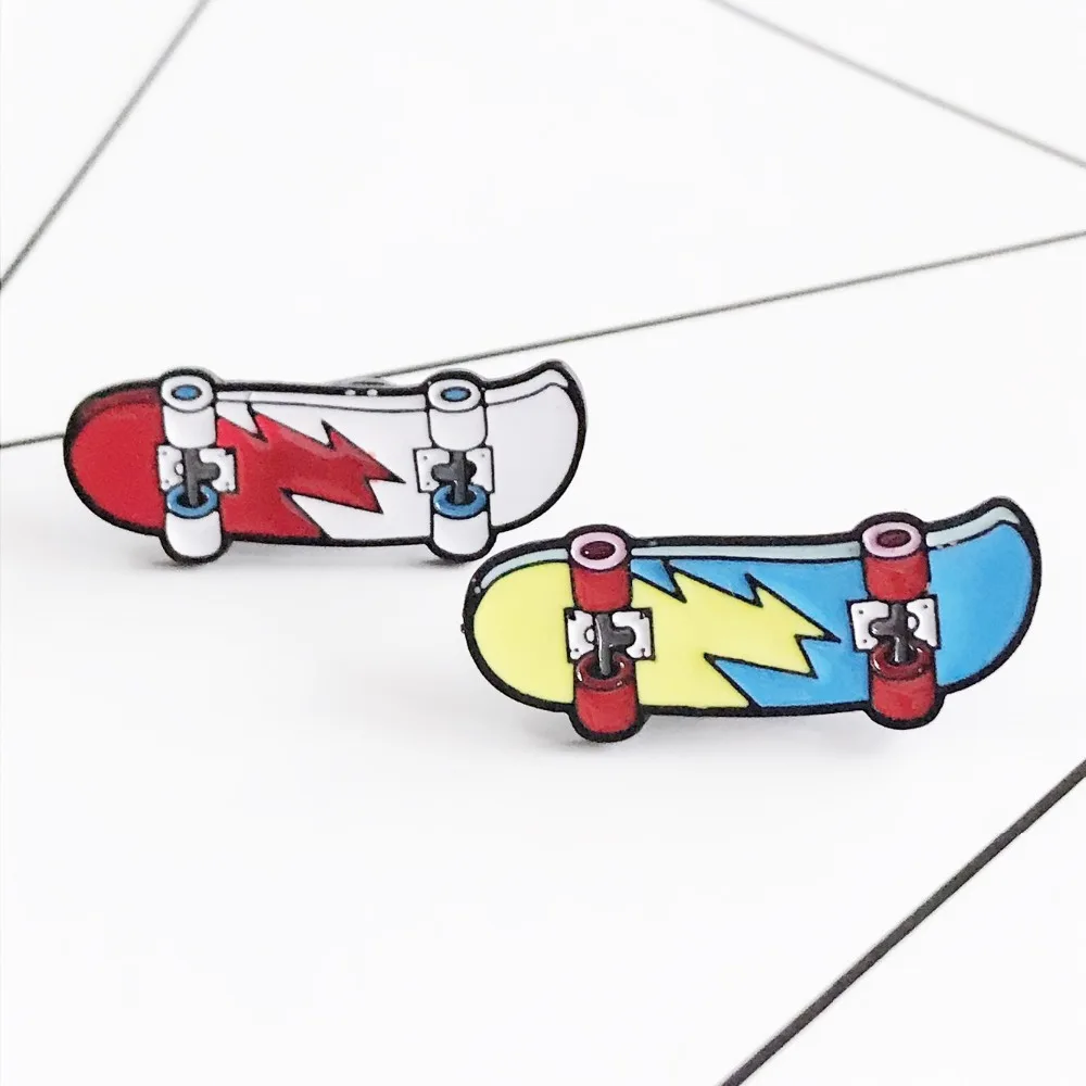 New Cartoon Cute Metal Creative cartoon skateboard brooch badge ornament color lightning skating Brooch for women
New Cartoon Cute Metal Creative cartoon skateboard brooch badge ornament color lightning skating Brooch for women