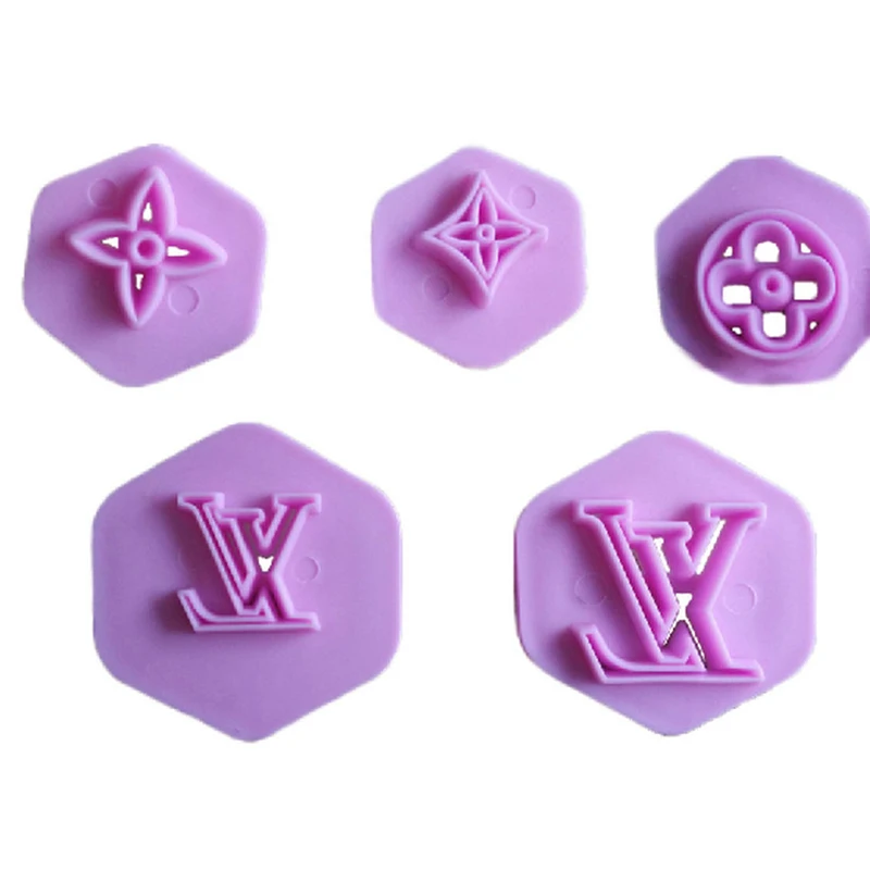 5 Pcs/Set Luxury Logo Shaped Plastic Cookie Cutter Mold Set Fondant Biscuit Moulds Pressing Pastry Tool Cake Decor Molde Tools
5 Pcs/Set Luxury Logo Shaped Plastic Cookie Cutter Mold Set Fondant Biscuit Moulds Pressing Pastry Tool Cake Decor Molde Tools