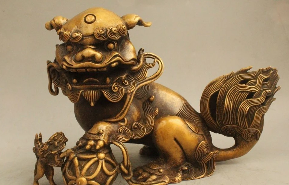 8" Chinese Folk Feng Shui Bronze Lion Foo Dog Beast Play Ball Statue Sculpture
8" Chinese Folk Feng Shui Bronze Lion Foo Dog Beast Play Ball Statue Sculpture