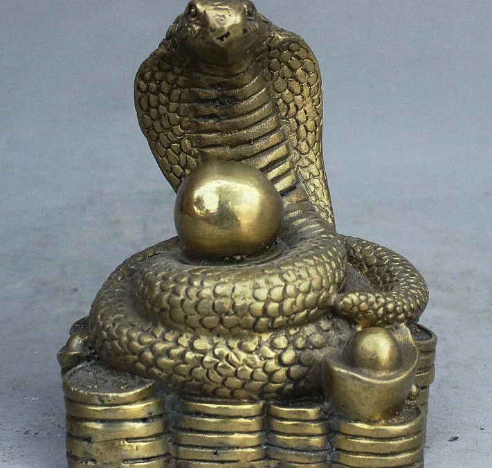 4" China FengShui Brass Wealth Zodiac Year Snake Cobra YuanBao Coin Pearl Statue
4" China FengShui Brass Wealth Zodiac Year Snake Cobra YuanBao Coin Pearl Statue