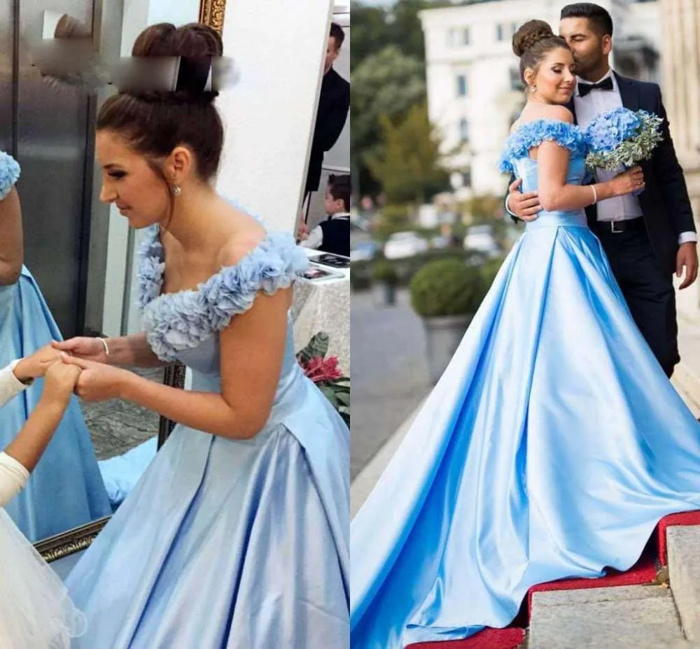 Light Blue Wedding Dresses V-Neck flowers Backless Bridal Gowns Princess Long Floor Length 2017 Vestido De Noiva Custom Made
Light Blue Wedding Dresses V-Neck flowers Backless Bridal Gowns Princess Long Floor Length 2017 Vestido De Noiva Custom Made