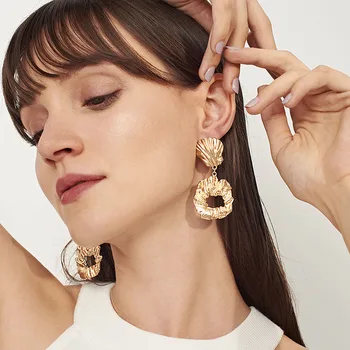 2020 New ZA Gold Metal Feel Earrings Women Irregular Geometric Drop Earrings Jewelry Female Punk Statement Long Earring
2020 New ZA Gold Metal Feel Earrings Women Irregular Geometric Drop Earrings Jewelry Female Punk Statement Long Earring