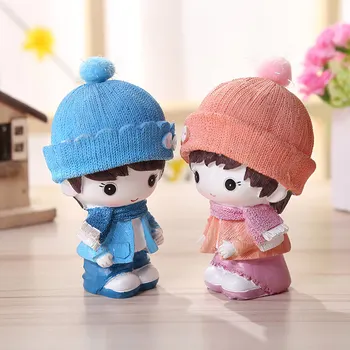 1 Pair Winter Couple Resin Figurines Desktop Decorations Valentine's Day Gifts for Lovers S7JN
1 Pair Winter Couple Resin Figurines Desktop Decorations Valentine's Day Gifts for Lovers S7JN