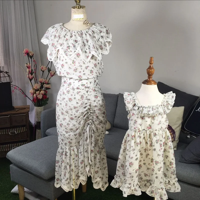 Summer Chiffon Mother Daughter Dresses Floral Lolita Princess Style Mommy and Me Mom and Daughter Dresses Family Clothes Outfits
Summer Chiffon Mother Daughter Dresses Floral Lolita Princess Style Mommy and Me Mom and Daughter Dresses Family Clothes Outfits