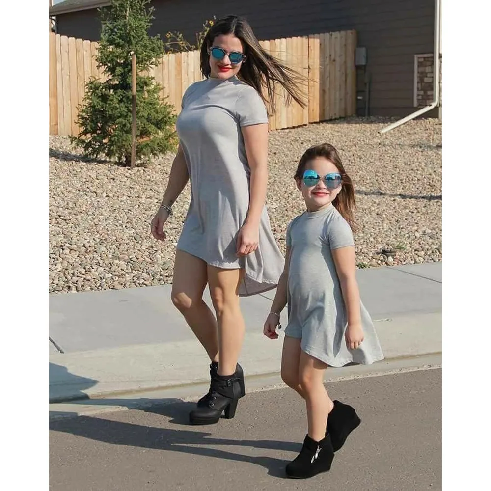 Одежда для всей семьи стильное платье с коротким рукавом мамы и дочки