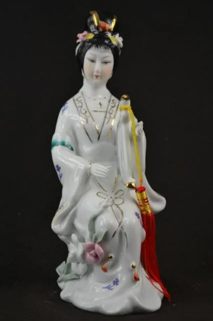 Exquisite Chinese Jingdezhen Porcelain Carving Classical Belle Playing Music Statue
Exquisite Chinese Jingdezhen Porcelain Carving Classical Belle Playing Music Statue