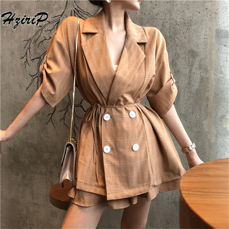 Hzirip2 Piece Set for Women Autumn Office Vintage Plaid Suit Short Pants Blazer Double Breasted Jacket&Trouser Work Lady Formal
Hzirip2 Piece Set for Women Autumn Office Vintage Plaid Suit Short Pants Blazer Double Breasted Jacket&Trouser Work Lady Formal