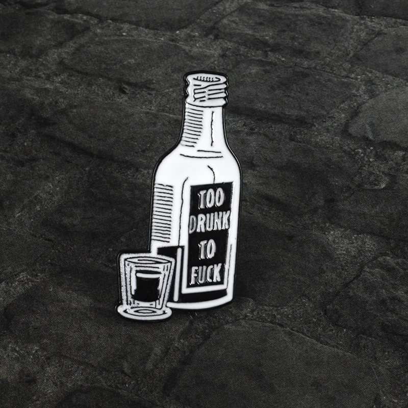 Wine bottle Brooch Pin Wine glass Beaker Enamel pin Button Badge Funny Punk Drunk Brooch for Women Men Hat Bag Accessories
Wine bottle Brooch Pin Wine glass Beaker Enamel pin Button Badge Funny Punk Drunk Brooch for Women Men Hat Bag Accessories