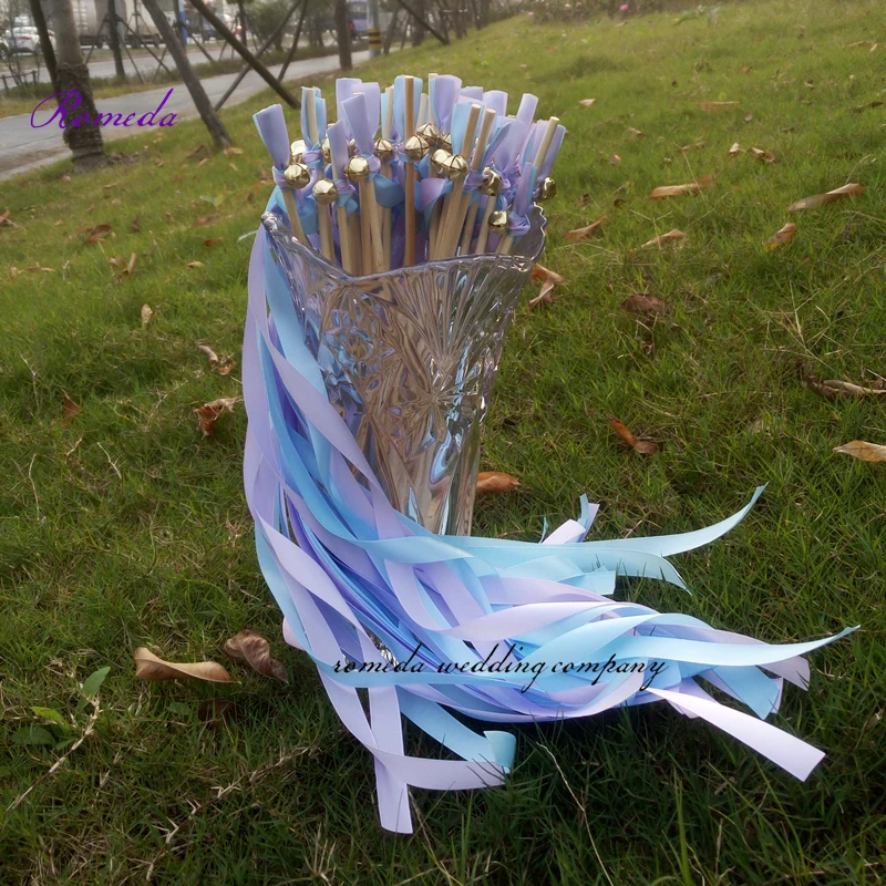 50pcs/lot Light Blue and Purple wedding ribbon wands sticks with gold bell for wedding decoration
50pcs/lot Light Blue and Purple wedding ribbon wands sticks with gold bell for wedding decoration