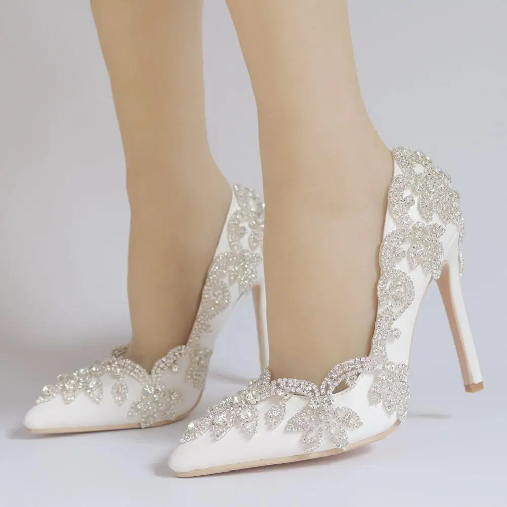 Spring sexy pointed rhinestone stiletto high-heeled bridal wedding shoes banquet dress wild large size women's single shoes
Spring sexy pointed rhinestone stiletto high-heeled bridal wedding shoes banquet dress wild large size women's single shoes