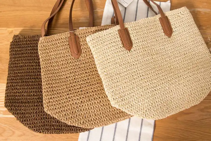 The new British wind grass-clad women's shoulder bag shoulder bag retro fashion beach bag leisure package
The new British wind grass-clad women's shoulder bag shoulder bag retro fashion beach bag leisure package
