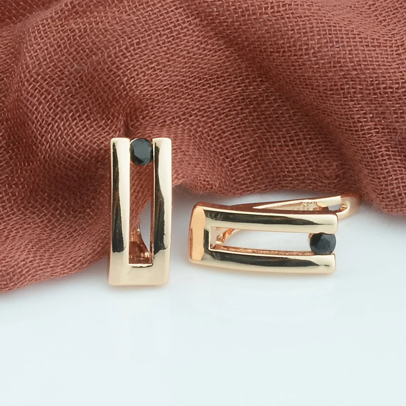 Женские квадратные серьги FJ 585 цвета розового золота с одним черным кристаллом |