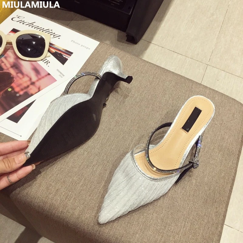 MIULAMIULA Brand Designers 2019 Luxury Bling Crystal Band Pointed Shoes Kitten Heels Ladies Pumps Slip On Loafers Mules Casual
MIULAMIULA Brand Designers 2019 Luxury Bling Crystal Band Pointed Shoes Kitten Heels Ladies Pumps Slip On Loafers Mules Casual