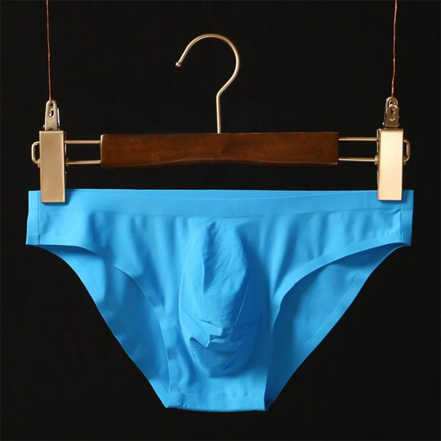 Plus Size M-XXXL Cool Soft Sexy Men's Triangular Seamless Underwear Ice Silk Thin Translucent Sexy Low Waist Breathable Youth
Plus Size M-XXXL Cool Soft Sexy Men's Triangular Seamless Underwear Ice Silk Thin Translucent Sexy Low Waist Breathable Youth