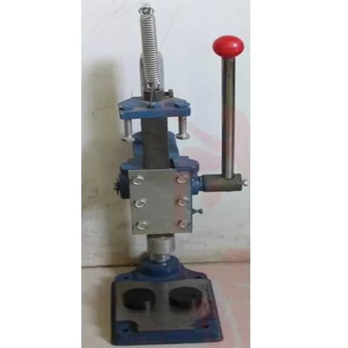 Manual Iron capping machine beverage beer bottle capper oils sealing machine equipment
Manual Iron capping machine beverage beer bottle capper oils sealing machine equipment