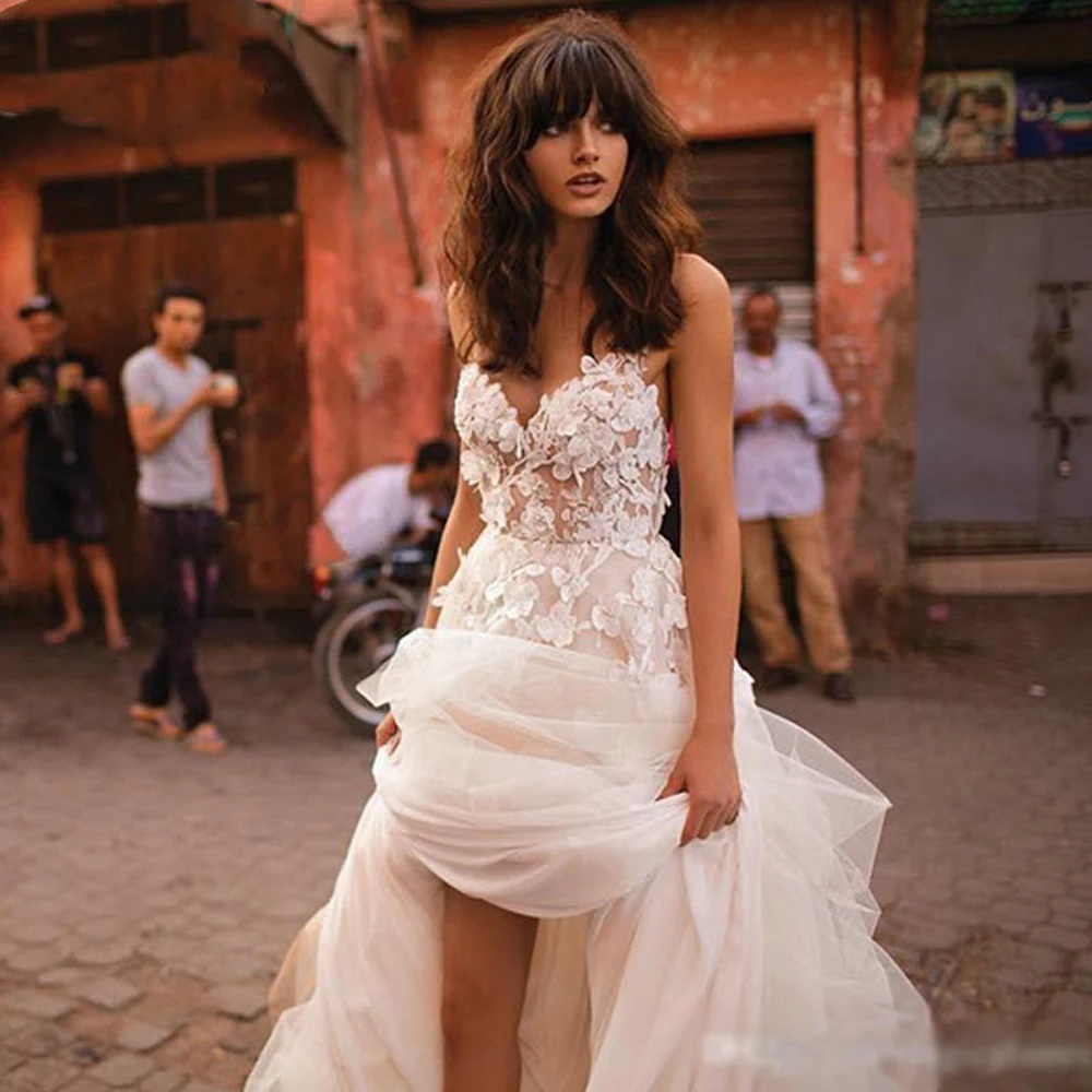 Sexy Luxury Wedding Dresses V Neck Appliqued with Flowers A Line High Low Tulle Long Wedding Gowns Formal with Train F39
Sexy Luxury Wedding Dresses V Neck Appliqued with Flowers A Line High Low Tulle Long Wedding Gowns Formal with Train F39