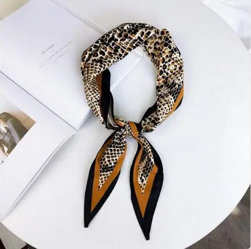Autumn New Fashion Femme Silk Scarf Coat Women Scarves Silk Twill Satin Wraps Diamond Wrist Soft Sexy Leopard Scarf Vei Shawls
Autumn New Fashion Femme Silk Scarf Coat Women Scarves Silk Twill Satin Wraps Diamond Wrist Soft Sexy Leopard Scarf Vei Shawls