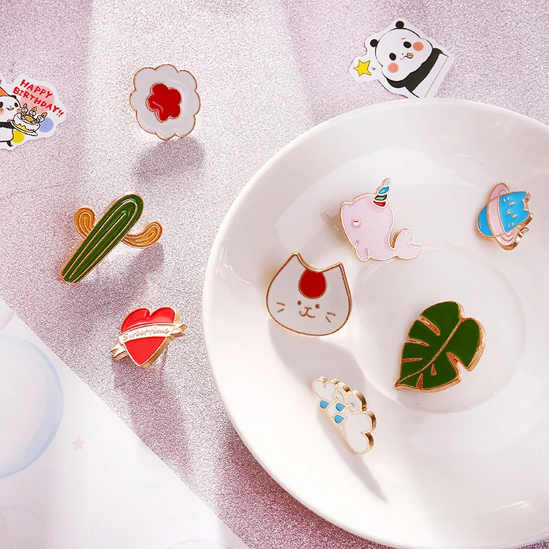 1 pcs cartoon cute dolphin plant metal brooch button pins denim jacket pin jewelry decoration badge for clothes lapel pins
1 pcs cartoon cute dolphin plant metal brooch button pins denim jacket pin jewelry decoration badge for clothes lapel pins