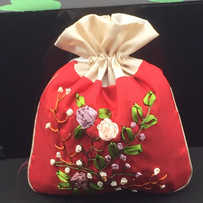 Large Handmade Ribbon Embroidered Patchwork Drawstring Bags Silk fabric Jewelry Storage Pouch Spice vanilla Packaging Pocket
Large Handmade Ribbon Embroidered Patchwork Drawstring Bags Silk fabric Jewelry Storage Pouch Spice vanilla Packaging Pocket