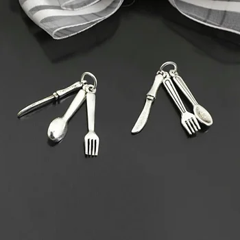 Wholesale Height 28mm Antique Silver color Knife Fork and Spoon Alloy Charms Pendants Diy Jewelry Findings 20 pieces(JM121)
Wholesale Height 28mm Antique Silver color Knife Fork and Spoon Alloy Charms Pendants Diy Jewelry Findings 20 pieces(JM121)